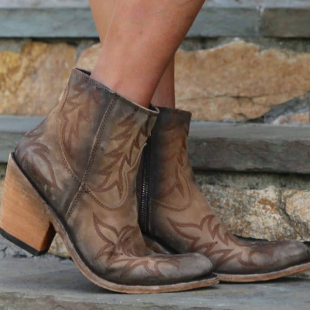 NWOT Liberty Black Freebird boots - color: Miel (distressed brown)